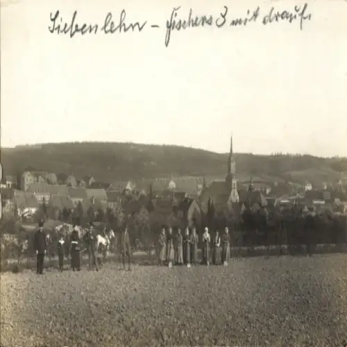 Ak Siebenlehn Großschirma in Sachsen, Gesamtansicht, Gruppenfoto, Feld, Pferd