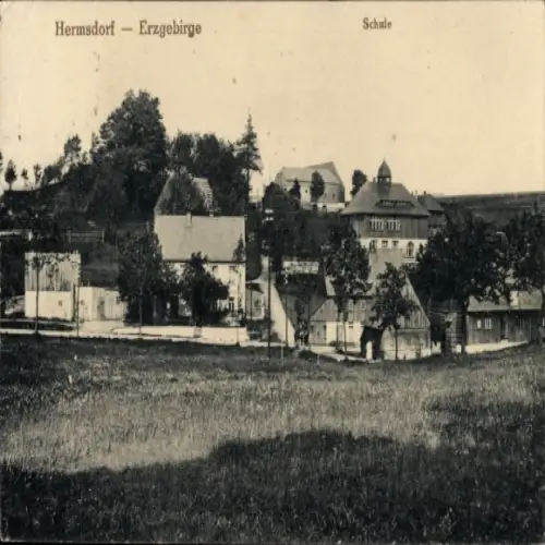 Ak Hermsdorf im Erzgebirge, Schule, Erholungsgebiet, Erzgebirge,  Architektur