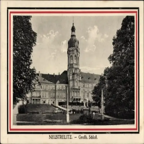 Ak Neustrelitz in Mecklenburg,  Großes Schloss,  Architektur, anschauliche Gartenlandschaft