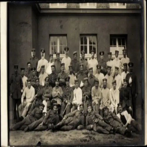 Foto Ak Neuß Neuss am Rhein, Deutsche Soldaten in Uniform, verwundete Soldaten, Lazarett