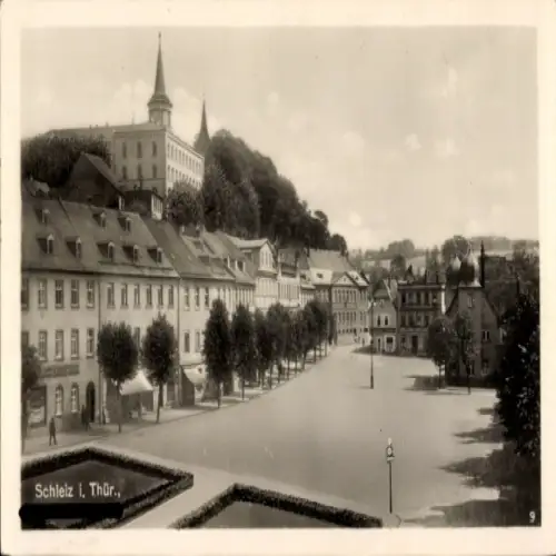 Ak Schleiz im Vogtland Thüringen, Stadtansicht,  Gebäude, Bäume, Straße, Fotograf: Berlin Gummert