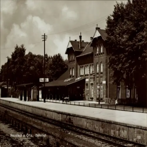 Ak Neustadt an der Orla, Bahnhof, Bahnsteig