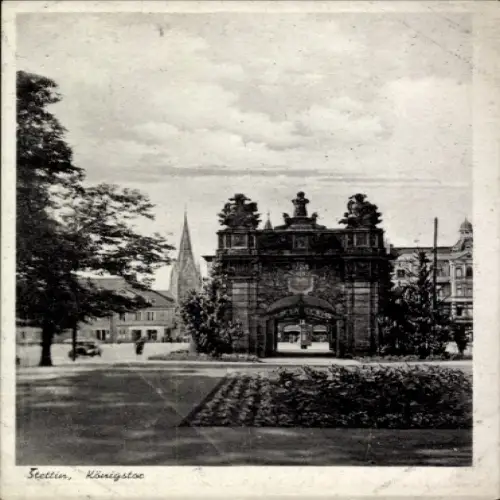 Ak Szczecin Stettin Pommern, Königstoe, Gebäude mit Skulpturen, Bäume, Himmel mit Wolken