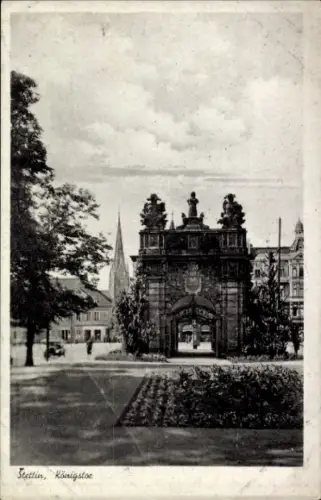 Ak Szczecin Stettin Pommern, Königstoe, Gebäude mit Skulpturen, Bäume, Himmel mit Wolken