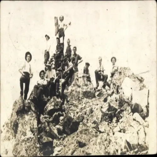 Foto Ak Vevey Kanton Waadt, Gruppenbild auf Berggipfel