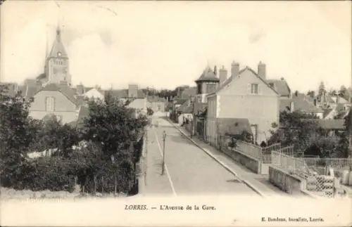CPA Lorris Loiret, L'Avenue de la Gare