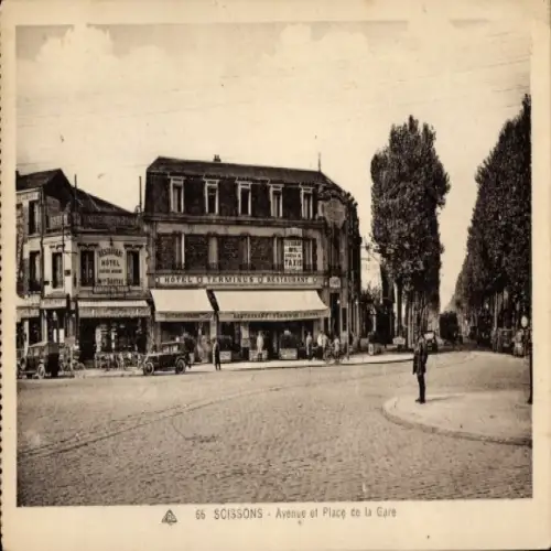 CPA Soissons Aisne, Avenue et Place de la Gare, Hotel