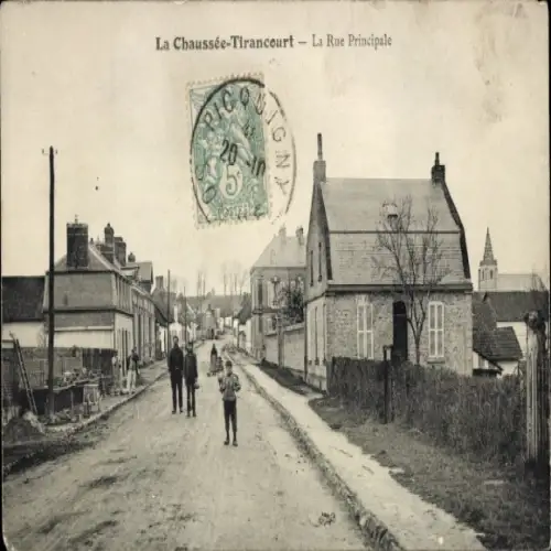 Ak La Chaussée Tirancourt Somme, Hauptstraße