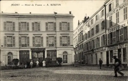 Ak Niort Deux Sèvres, Hôtel de France, A. Boutin, Straße, Menschen, Geschäfte