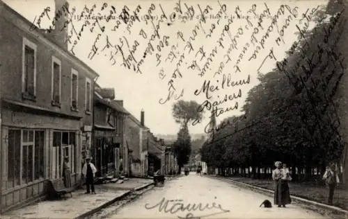 CPA Menetou Salon Cher, Le Bourg d'En Haut et la Place, cote Sud