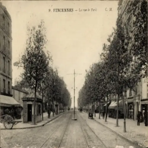Ak Vincennes Val de Marne, Straße mit Bäumen, Schienen, Wagen, Häusern, keine Personen