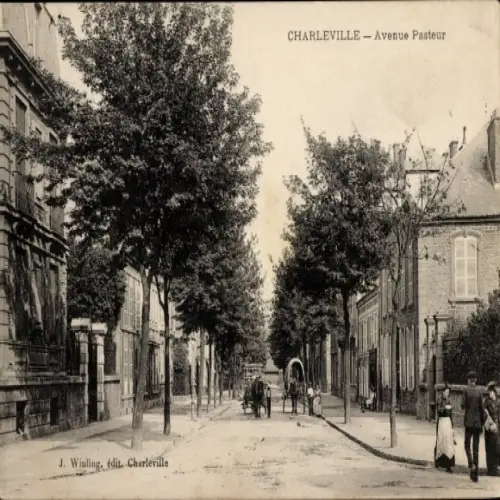 Ak Charleville Mézières Ardennes, Avenue Pasteur, Bäume, Straßenansicht, Pferdewagen