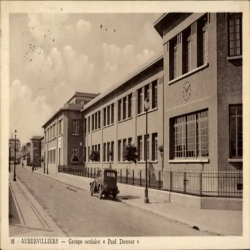 Ak Aubervilliers Seine Saint Denis, Groupe scolaire Paul Doumer, Straße, Auto, Wolken, AUBERVILLI