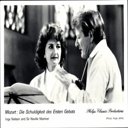 Ak Opernsängerin Inga Nielsen und Sir Neville Marriner, Mozart, Die Schuldigkeit des Ersten Gebots
