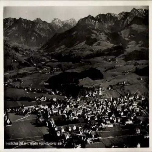 Ak Sonthofen im Oberallgäu Schwaben, Luftaufnahme von  Berglandschaft, Häuser, Allgäu