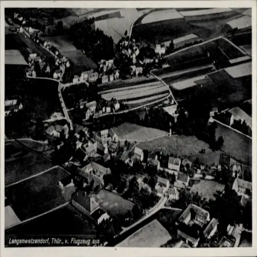 Ak Langenwetzendorf in Thüringen, Luftaufnahme, ländliche Umgebung, Häuser, Ackerland, Straßen