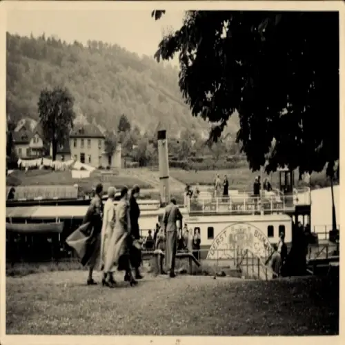 Foto Ak Dampfschiff Fürst Bismarck auf der Oberweser, Passagiere gehen an Bord, 1937