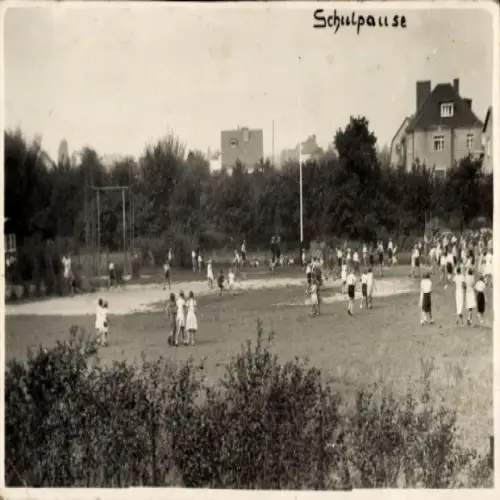 Foto Ak Berlin Pankow Französisch Buchholz, Schulpause, Kinder auf dem Schulhof