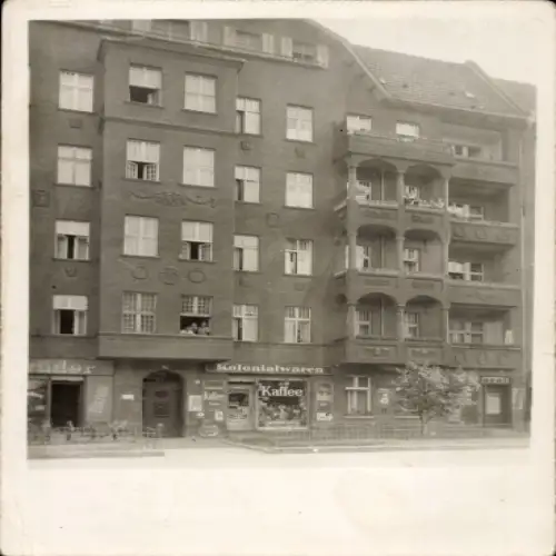 Foto Ak Berlin Prenzlauer Berg, Bornholmer Str. 76, Kolonialwaren Jadkowski, Fahrradhandlung Mattis