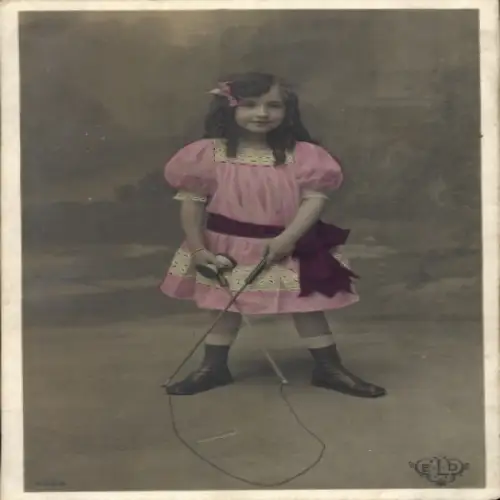 Ak Mädchen beim Spielen, Diabolo