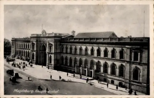 Ak Magdeburg in Sachsen Anhalt, Blick auf den Hauptbahnhof, Straßenseite