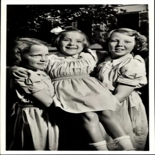Ak Paleis Soestdijk, Prinsessen Beatrix, Irene en Margriet
