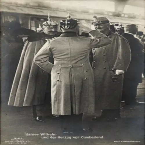 Ak Kaiser Wilhelm II und der Herzog von Cumberland, Bahnhof