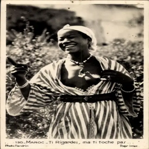 Ak Marokko, Frau in Volkstracht, Maghreb