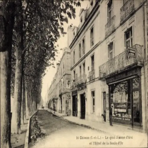 Ak Chinon Indre et Loire, Le quai Jeanne d'Arc, Hôtel de la Boule d'Or, Papierwaren Brière, Straß