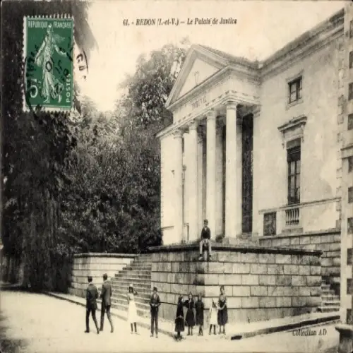 Ak Redon Ille et Vilaine, Palais de Justice, republikanische Briefmarke, Kinder auf der Treppe