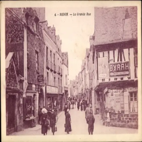 Ak Redon Ille et Vilaine, Straße mit Geschäften, Menschen, r Architektur