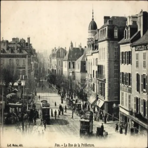 Ak Pau Pyrénées-Atlantiques, Straße mit Gebäuden, Straßenbahn, Bäume, Menschen, Werbung