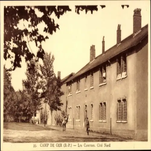 CPA Ger Pyrénées-Atlantiques, Camp, Les Casernes