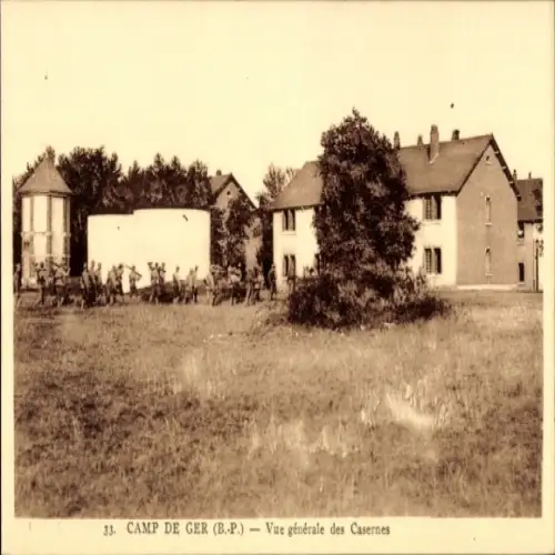 CPA Ger Pyrénées-Atlantiques, Camp, Vue Générale des Casernes
