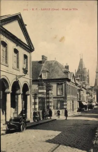 Ak L'Aigle Laigle Orne, Vorderansicht von einem Hotel, Straßenszene, Vintage-Stil