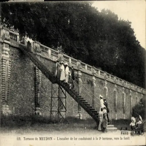 Ak Meudon Hauts de Seine, Treppenaufgang zur Terrasse
