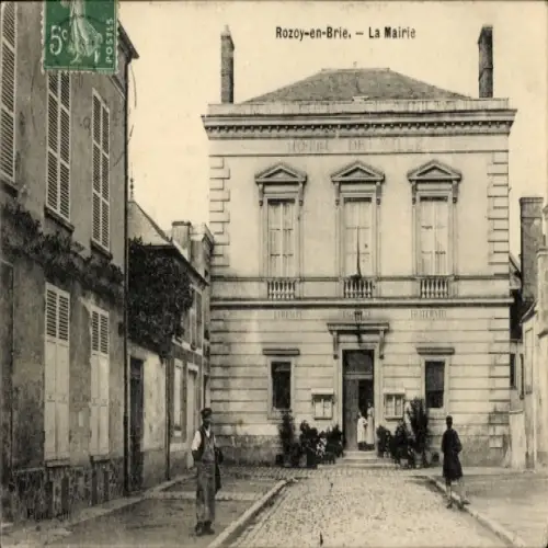 CPA Rozay en Brie Seine et Marne, La Mairie