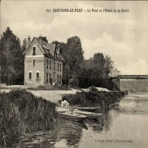 CPA Fontaine le Port Seine et Marne, Le Pont et l'Hôtel de la Ferêt