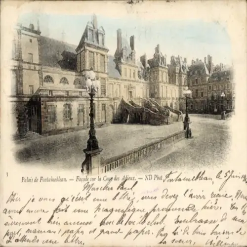 Ak Fontainebleau Seine et Marne, Palais de  Fassade, Cour des dieux, ND Phot