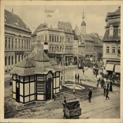 Ak Lutherstadt Eisleben, Stadtansicht von  Plan, alte Gebäude, Markt, Brunnen, Menschen