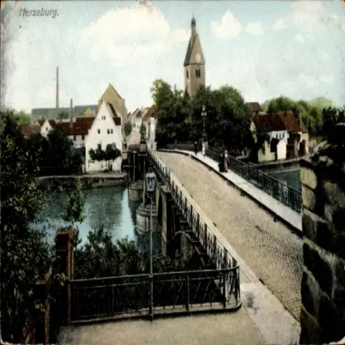 Ak Merseburg an der Saale, Brücke, Kirche, Stadtansicht, Wasser, grüne Umgebung