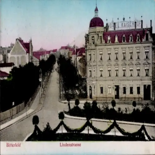 Ak Bitterfeld in Sachsen Anhalt, Stadtansicht, Lindenstraße, Hotel Kaiserhof, farbig,  