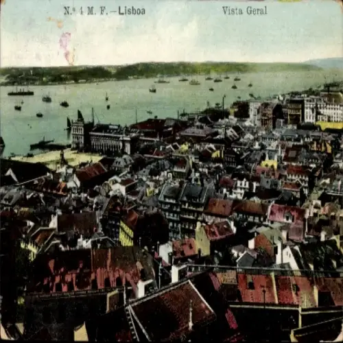 Ak Lisboa Lissabon Portugal, Landschaftsansicht von  Meer, Architektur, viele Schiffe