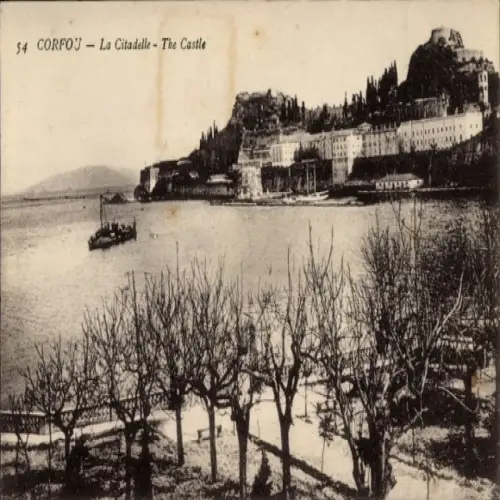 Ak Korfu Griechenland, La Citadelle, Wasseransicht, Schiffe, Bäume