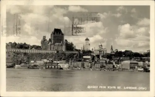 Ak Quebec Kanada, Stadtansicht vom St. Lawrence River aus