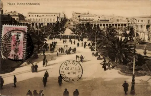 Ak Montevideo Uruguay, Plaza Independencia, Menschenmenge, Gebäude, Palmen, Poststempel, Hakenkre