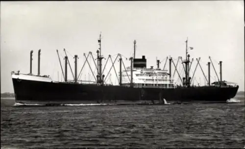 Foto Frachtschiff auf dem Meer