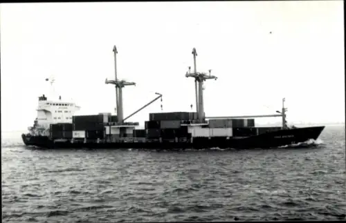 Foto beladener Frachter