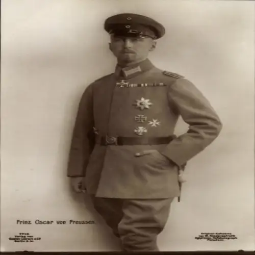 Ak Oskar Prinz von Preußen, Portrait, Uniform, Orden