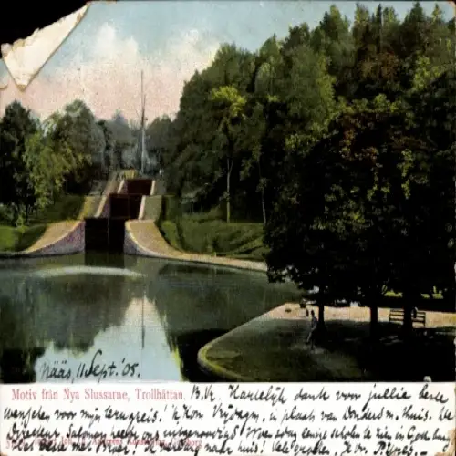Ak Trollhättan Schweden, Motiv von Nya Slussarne, Wasser, Bäume, Brücke,  von 1905